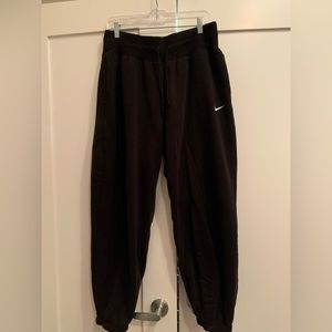 Women’s Nike black high waisted sweatpants